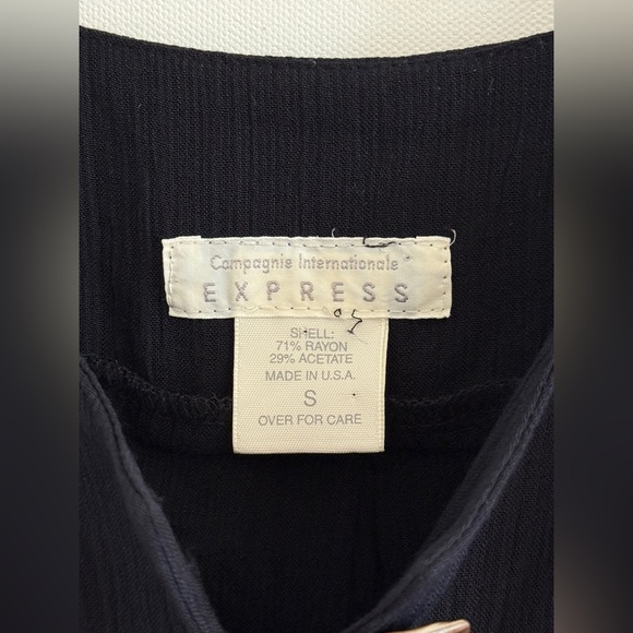 Express Dress - Picture 4 of 7